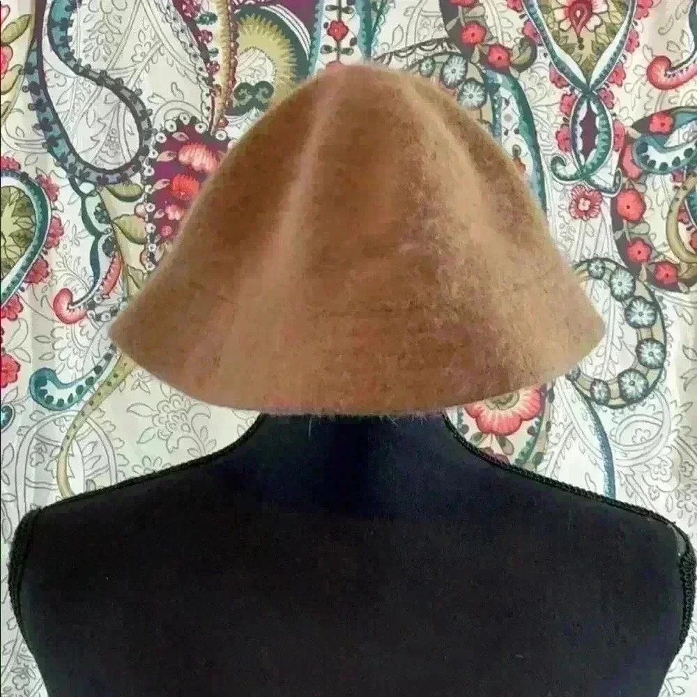 Angora hat - Picture 2 of 6